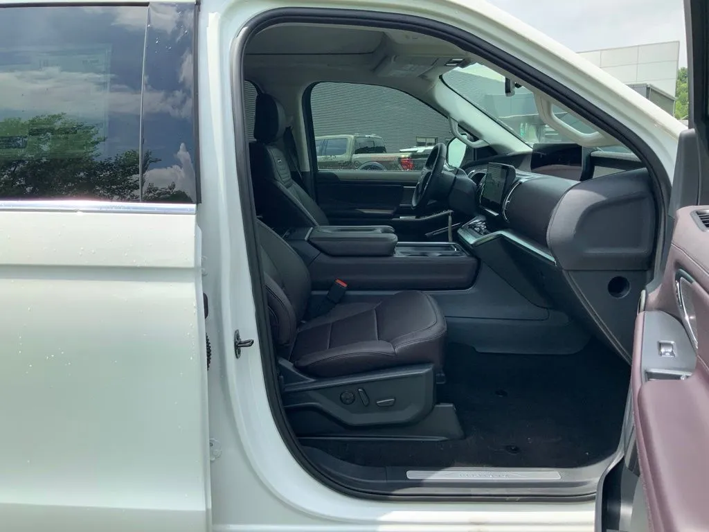 Ford Expedition photo 26