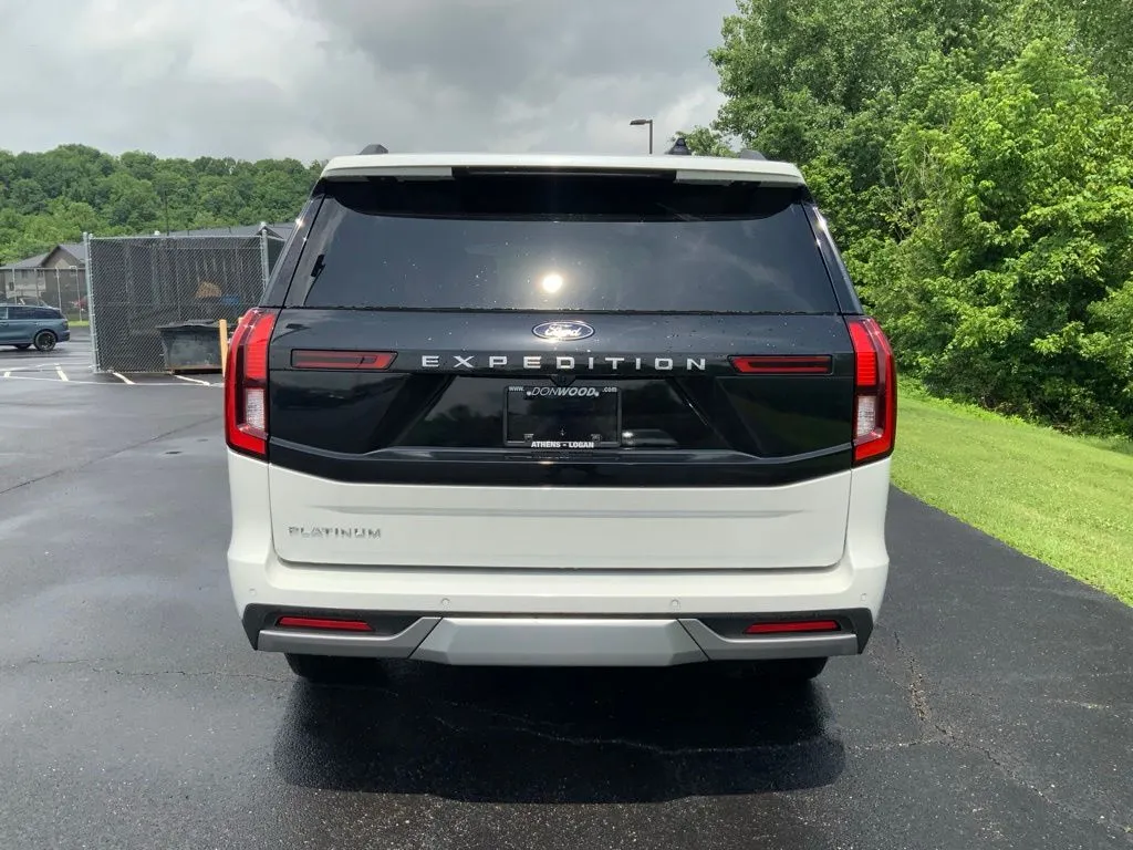 Ford Expedition photo 11