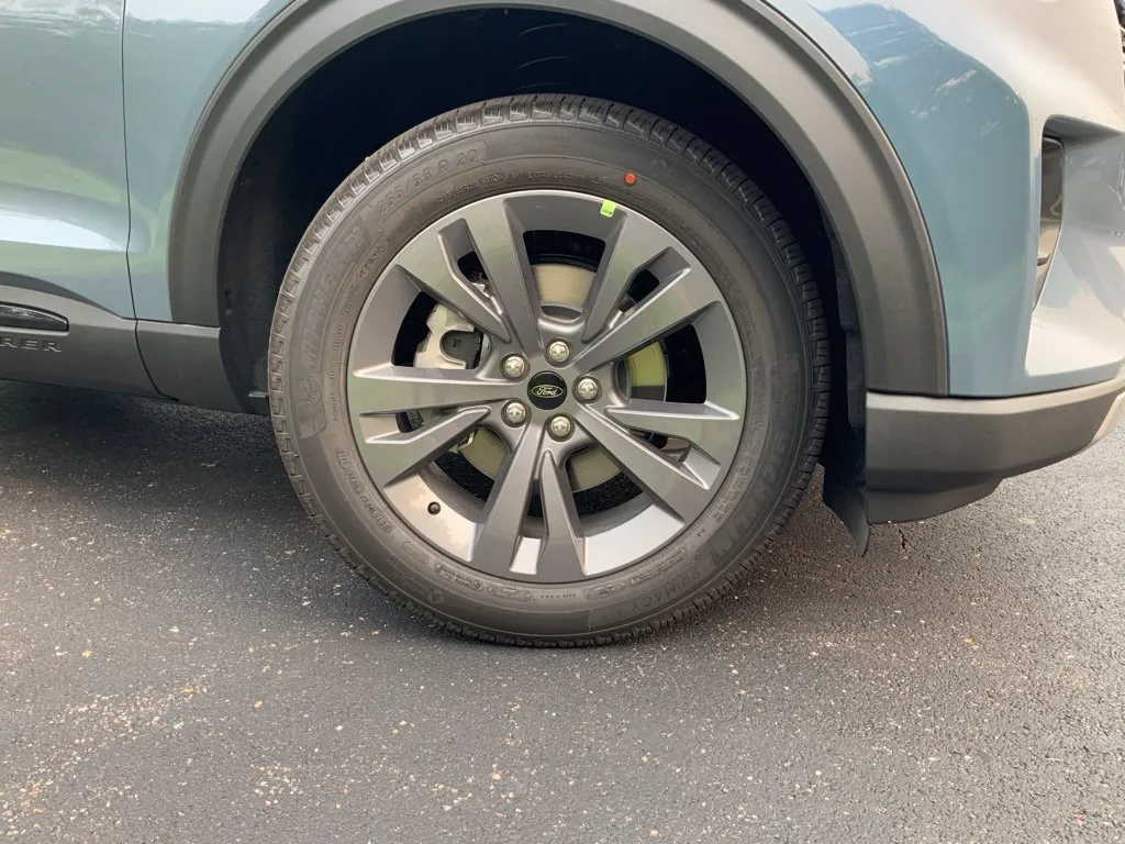 Ford Explorer photo 27