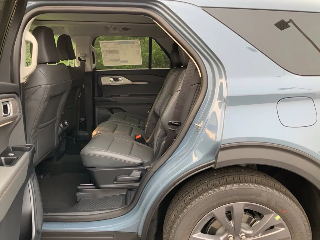 Ford Explorer photo 24