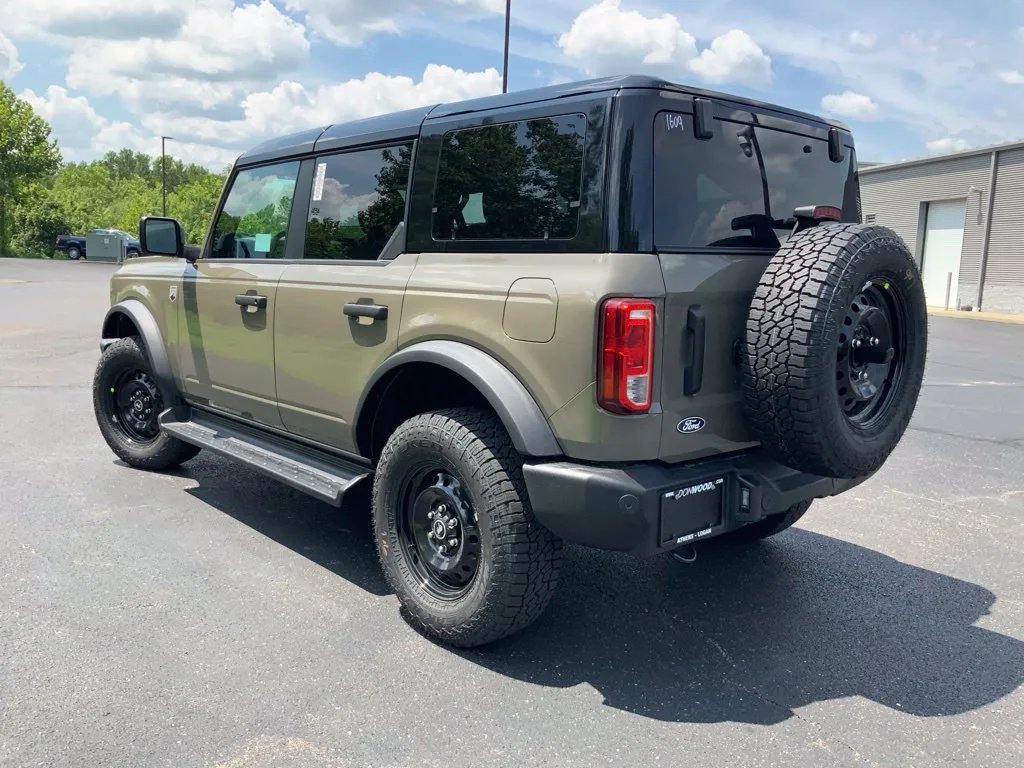Ford Bronco photo 8