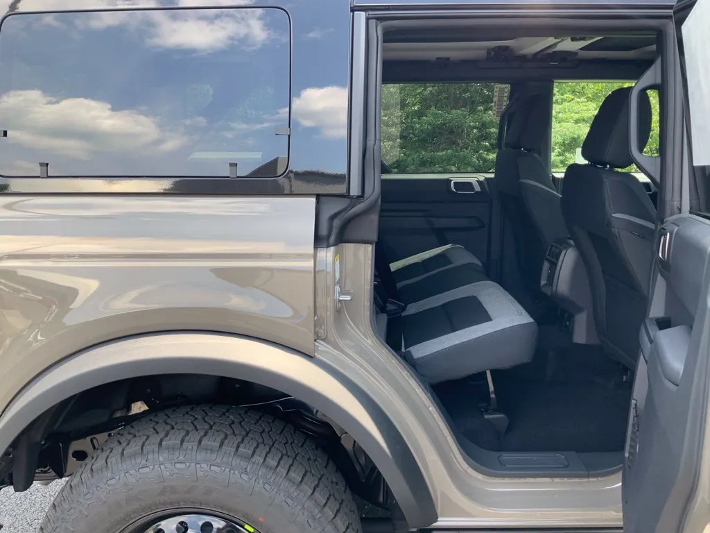 Ford Bronco photo 24