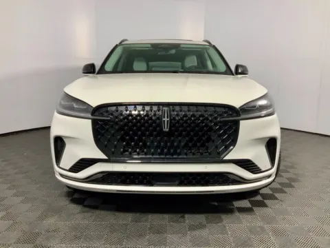 More photos of 2026 Lincoln Aviator Reserve at Don Wood Ford Lincoln, OH