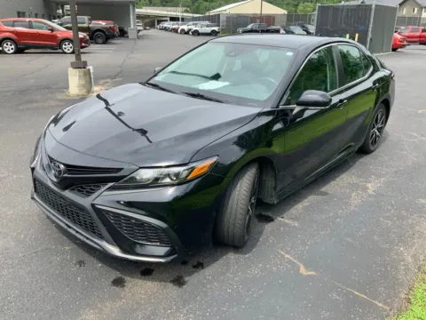 More photos of 2024 Toyota Camry SE at Don Wood Ford Lincoln, OH