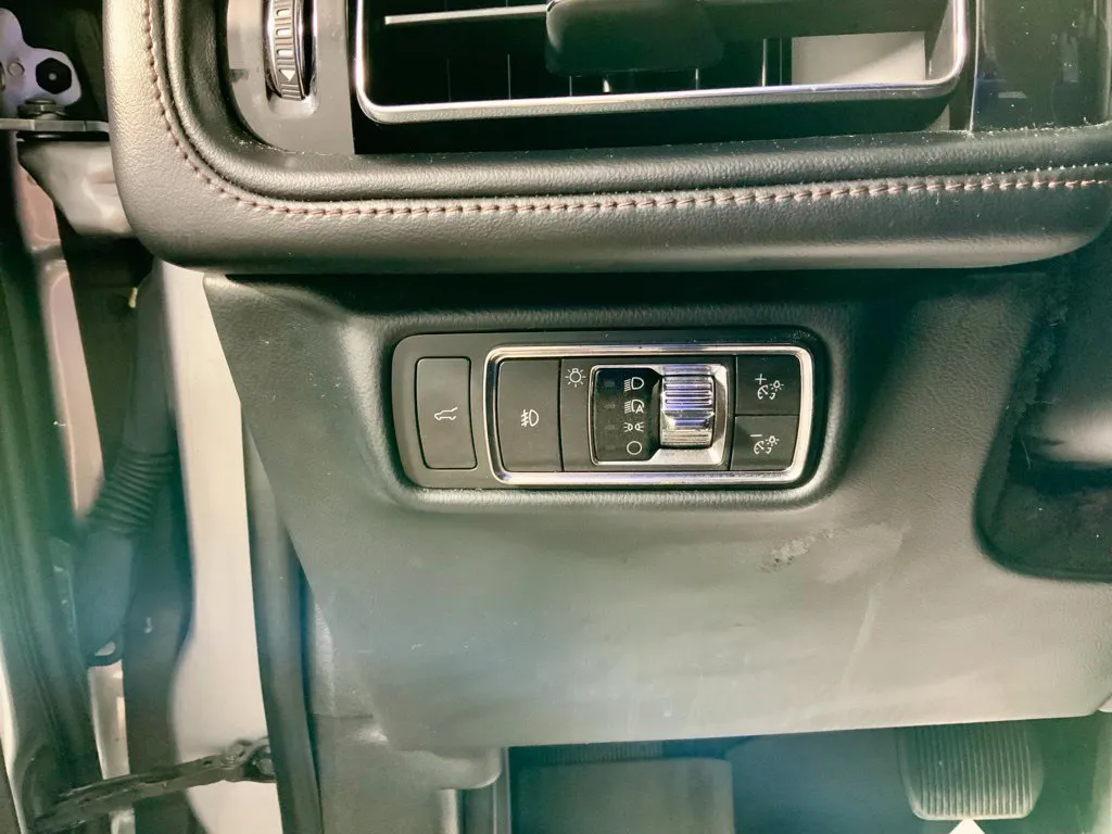 Lincoln Aviator photo 23