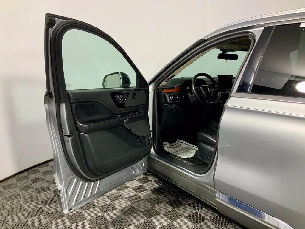 Lincoln Aviator photo 20