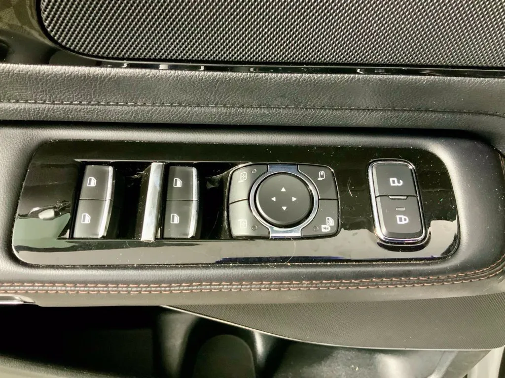 Lincoln Aviator photo 22