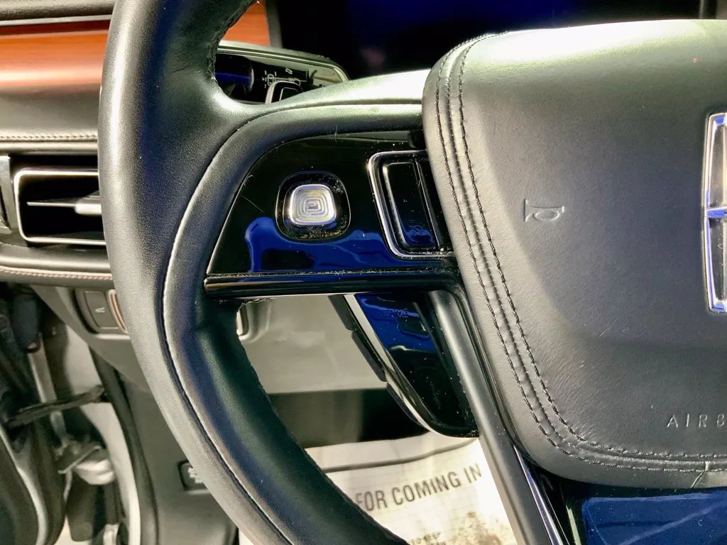 Lincoln Aviator photo 26