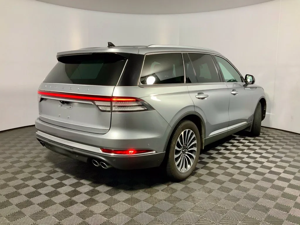 Lincoln Aviator photo 18