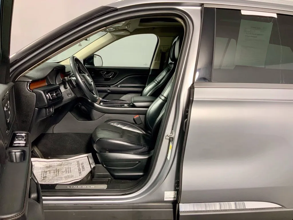 Lincoln Aviator photo 21