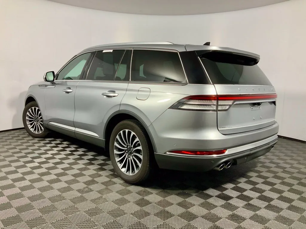 Lincoln Aviator photo 13