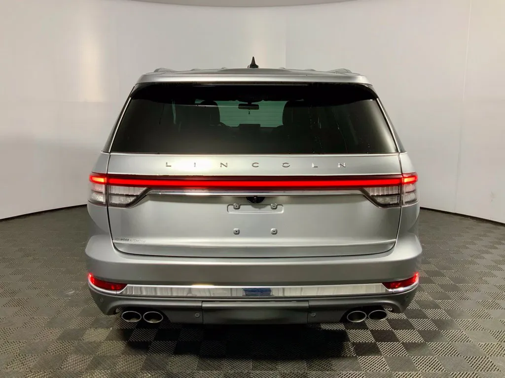 Lincoln Aviator photo 16