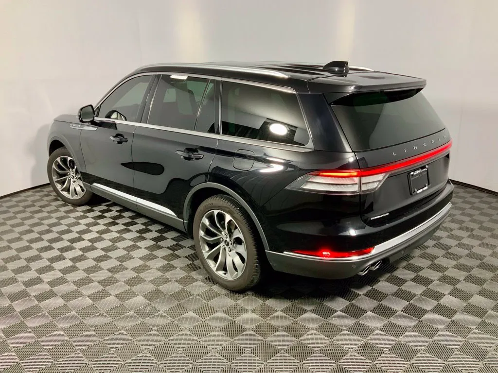 Lincoln Aviator photo 14