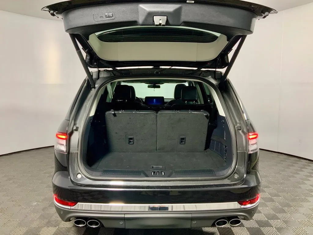 Lincoln Aviator photo 17