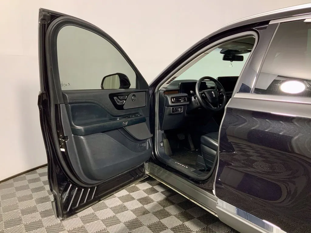 Lincoln Aviator photo 20