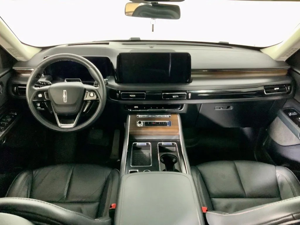 Lincoln Aviator photo 22
