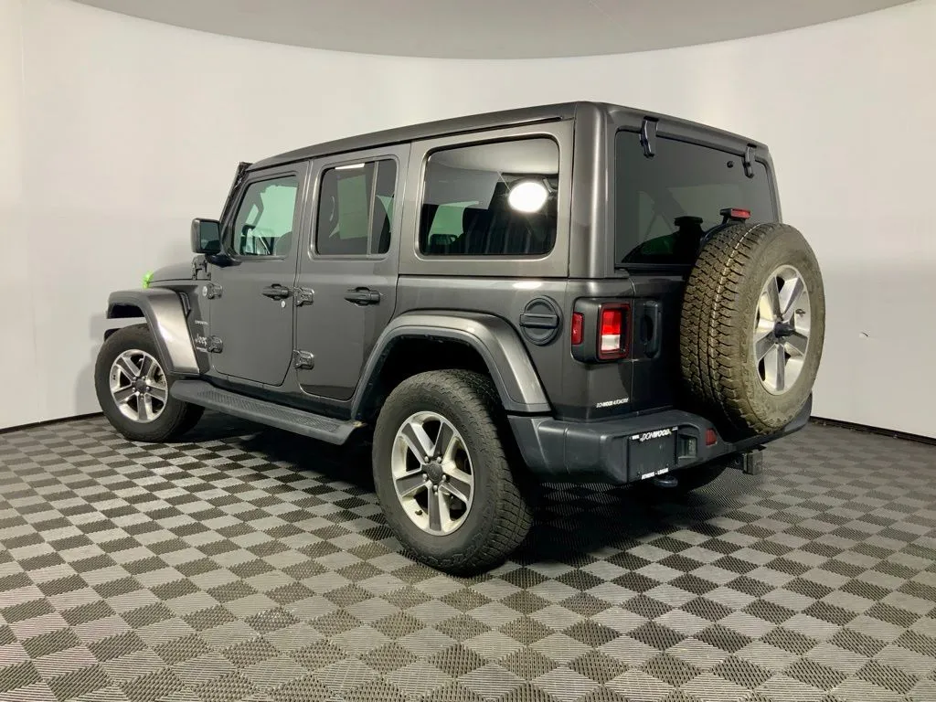 Jeep Wrangler photo 11