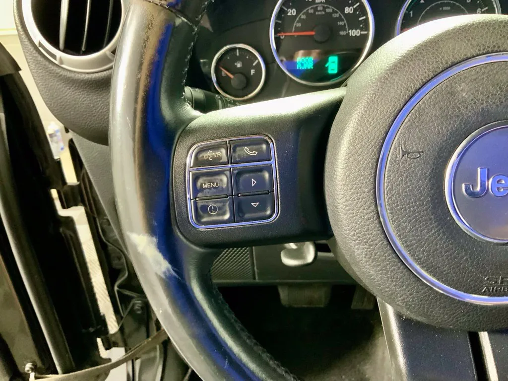 Jeep Wrangler photo 22