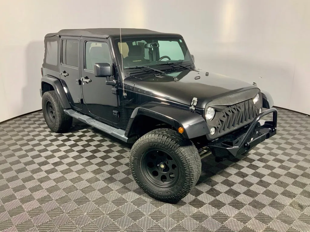 Jeep Wrangler photo 2