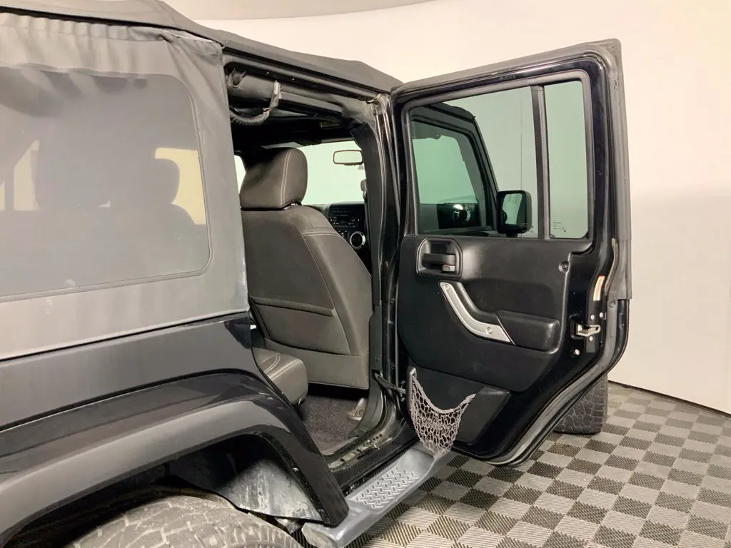 Jeep Wrangler photo 27
