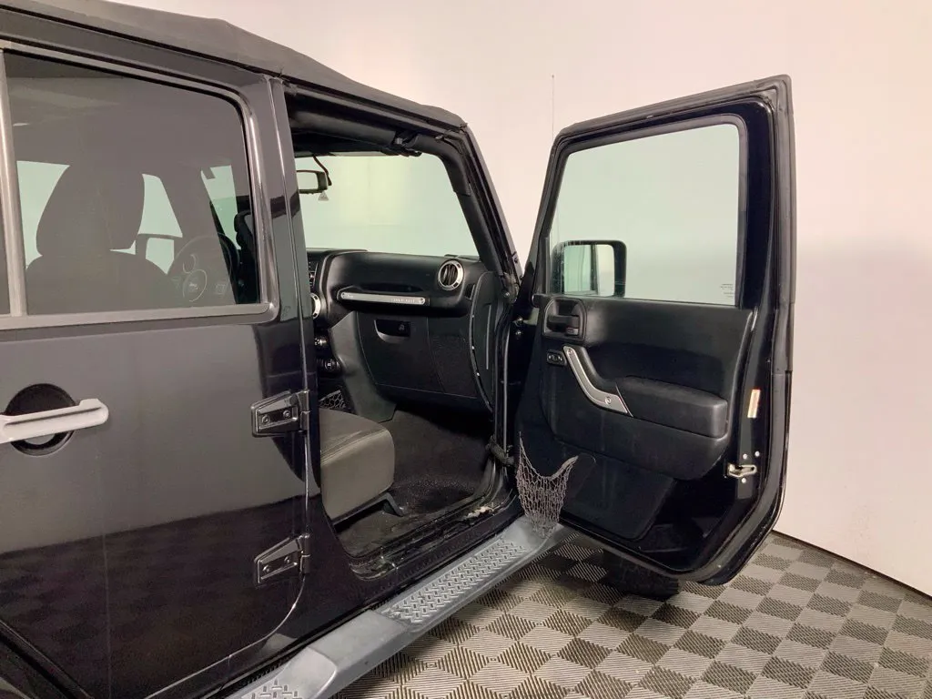 Jeep Wrangler photo 29