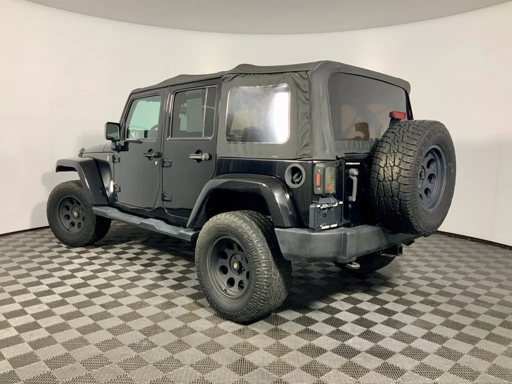 Jeep Wrangler photo 9