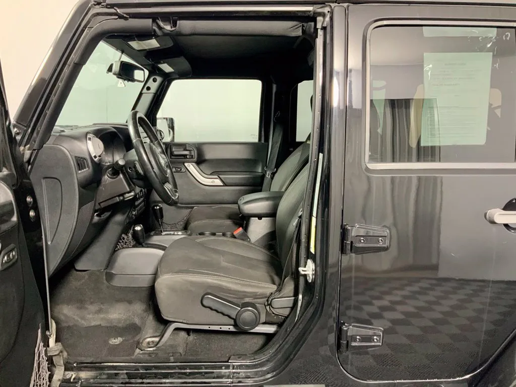 Jeep Wrangler photo 18