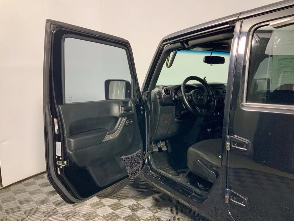 Jeep Wrangler photo 17