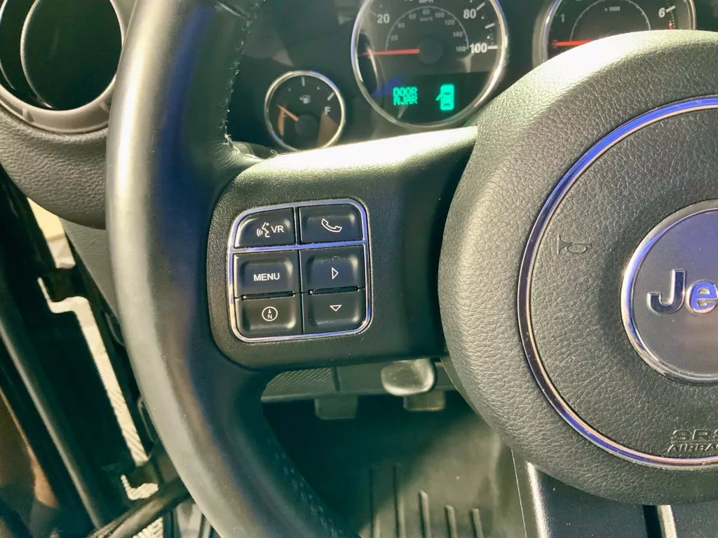 Jeep Wrangler photo 22