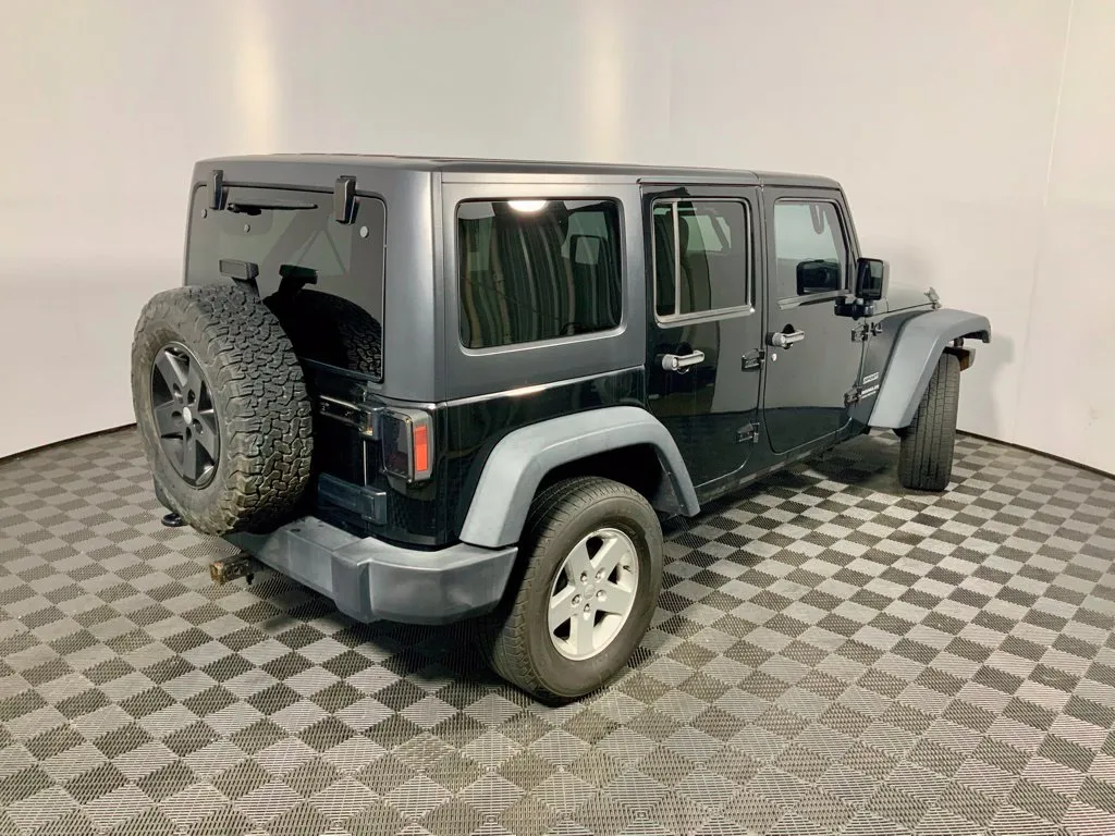Jeep Wrangler photo 16