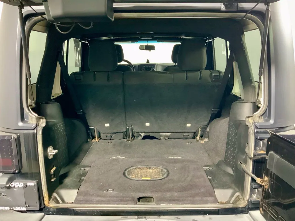 Jeep Wrangler photo 26