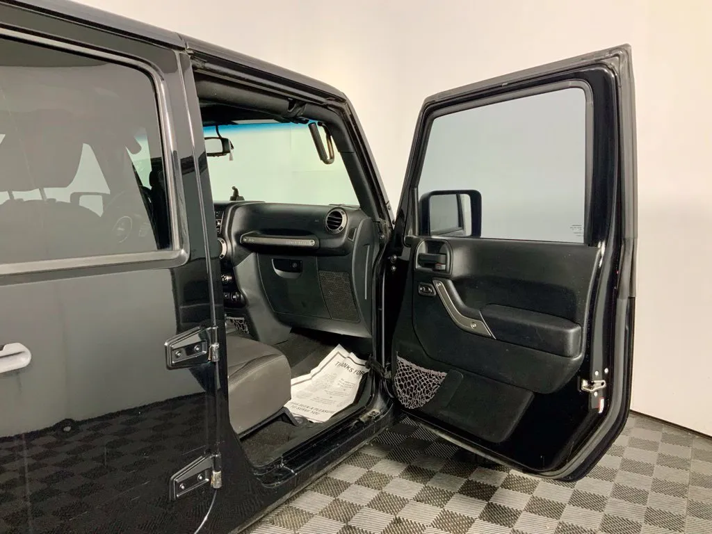 Jeep Wrangler photo 29