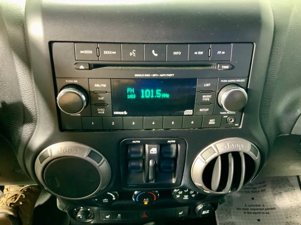 Jeep Wrangler photo 20