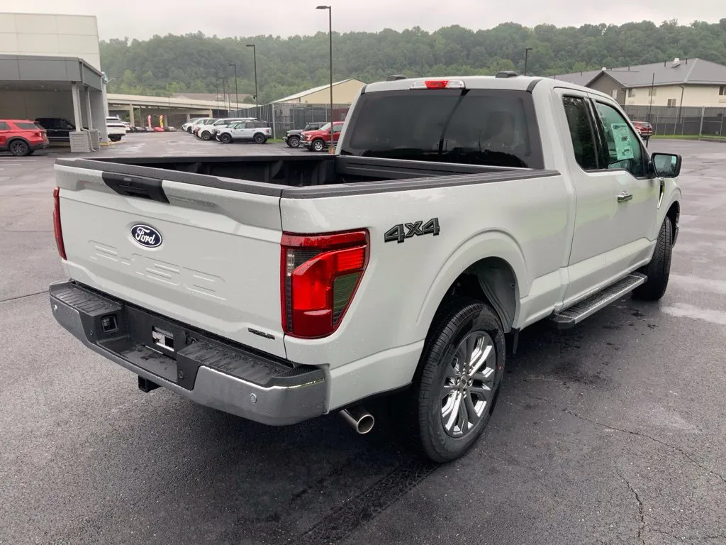 Ford F-150 photo 12