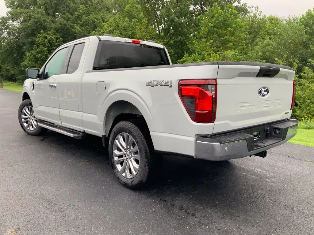 Ford F-150 photo 7