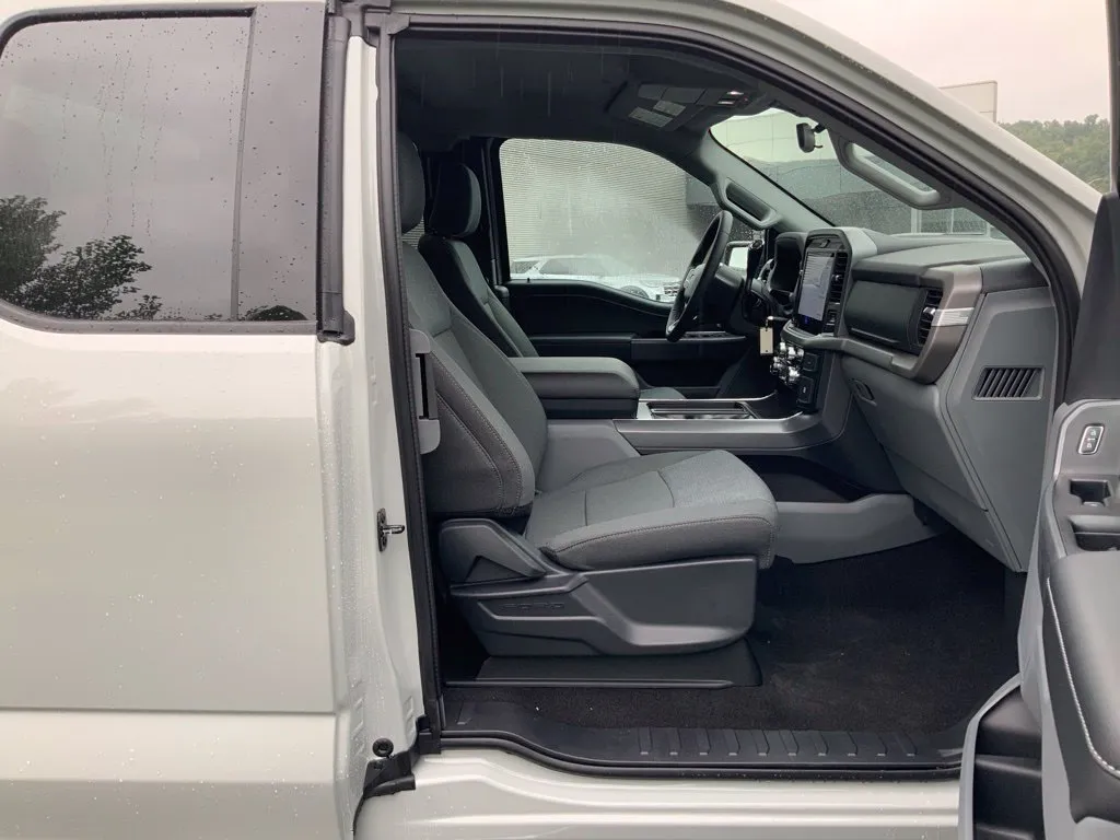 Ford F-150 photo 25