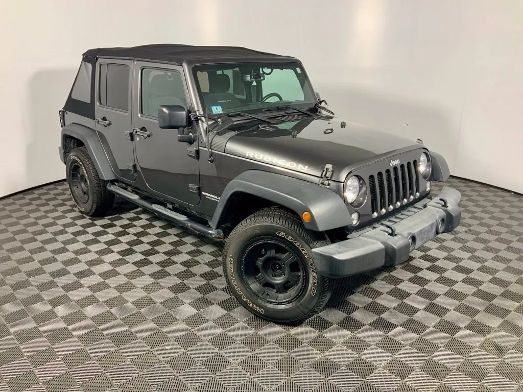 Jeep Wrangler photo 2