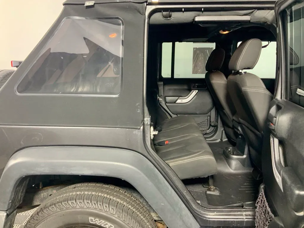 Jeep Wrangler photo 30