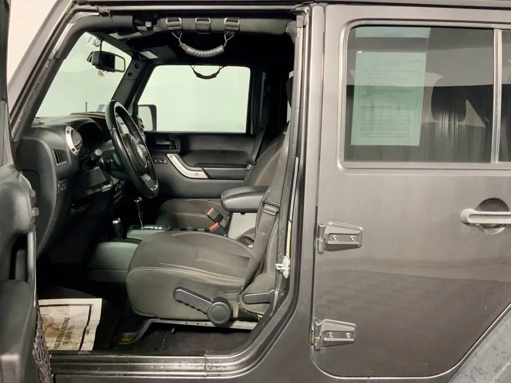 Jeep Wrangler photo 18