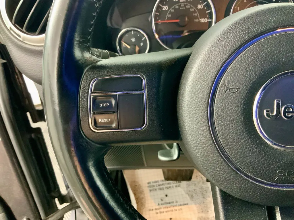Jeep Wrangler photo 23