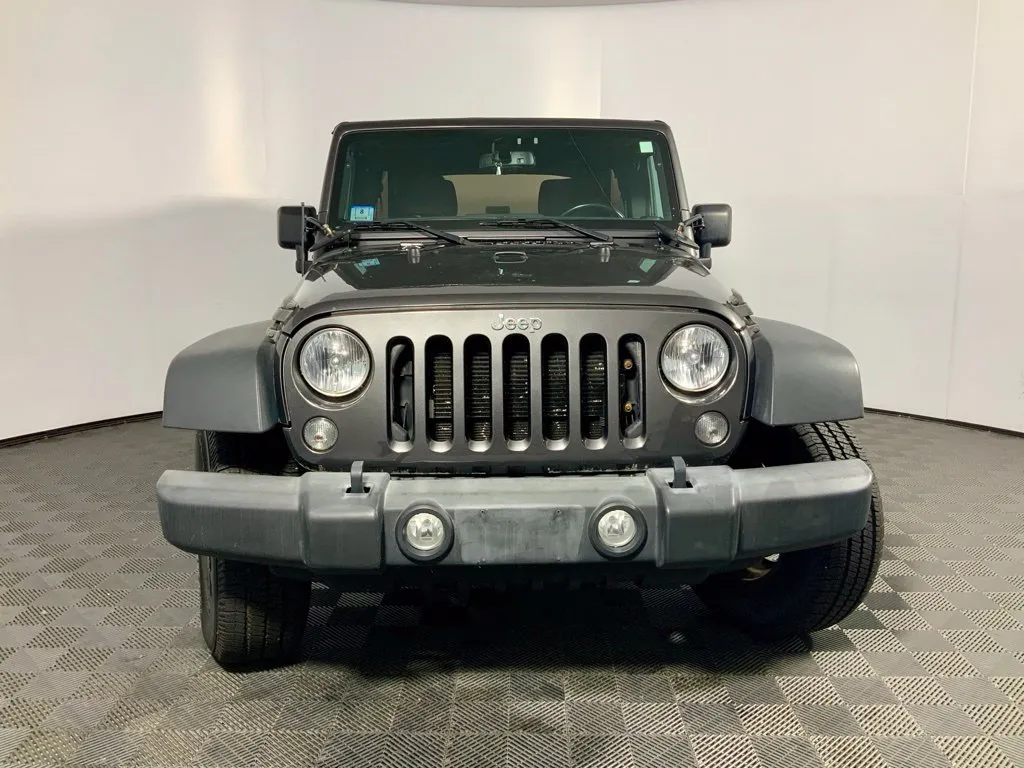 Jeep Wrangler photo 3