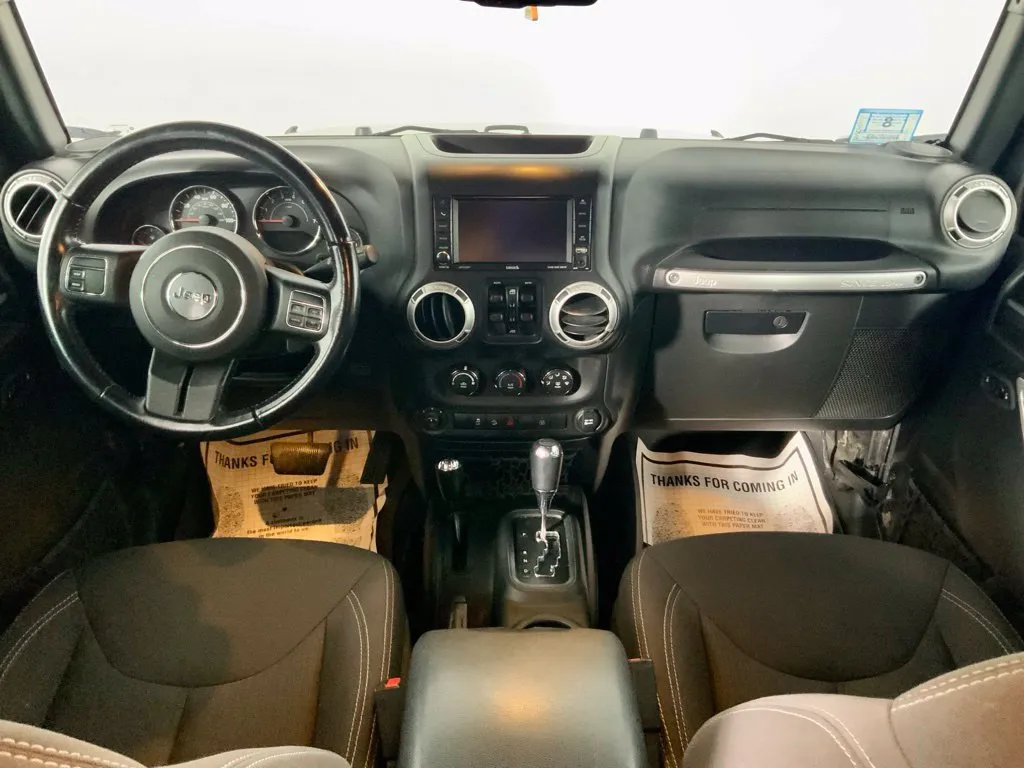 Jeep Wrangler photo 19