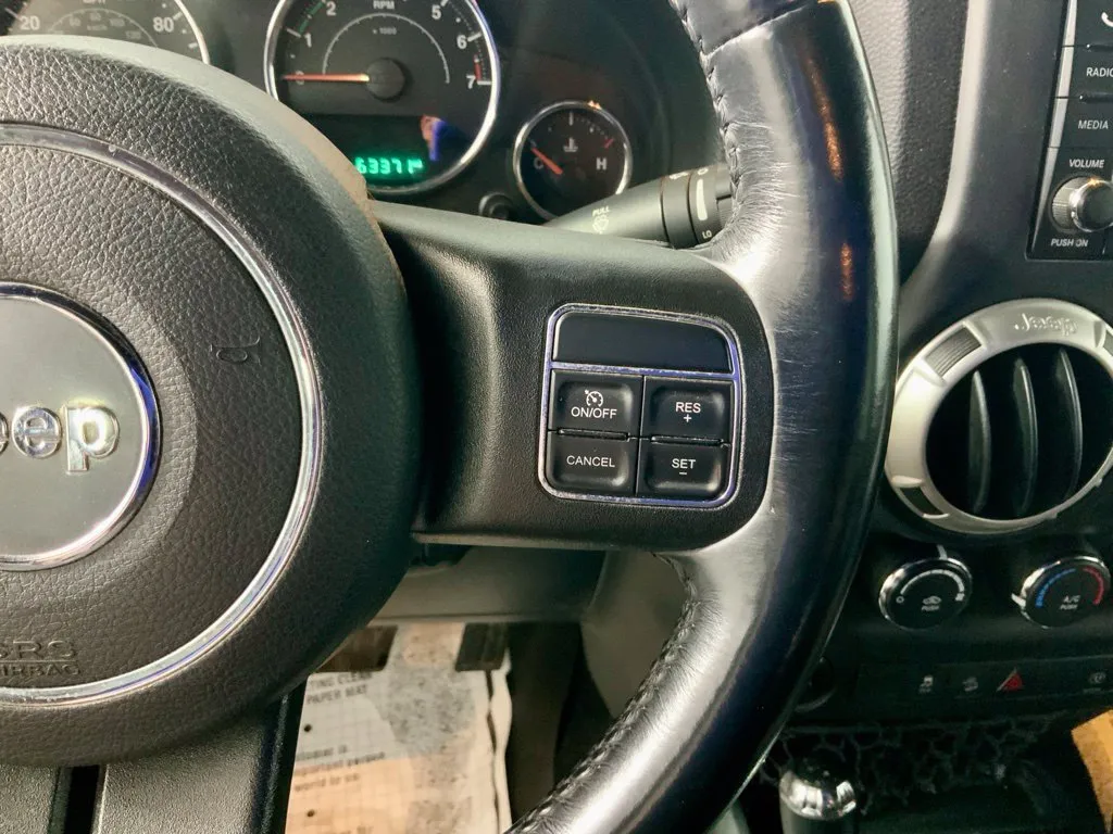 Jeep Wrangler photo 24