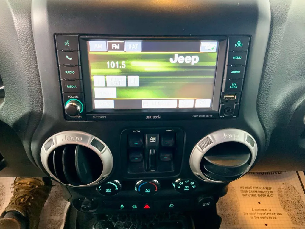 Jeep Wrangler photo 21