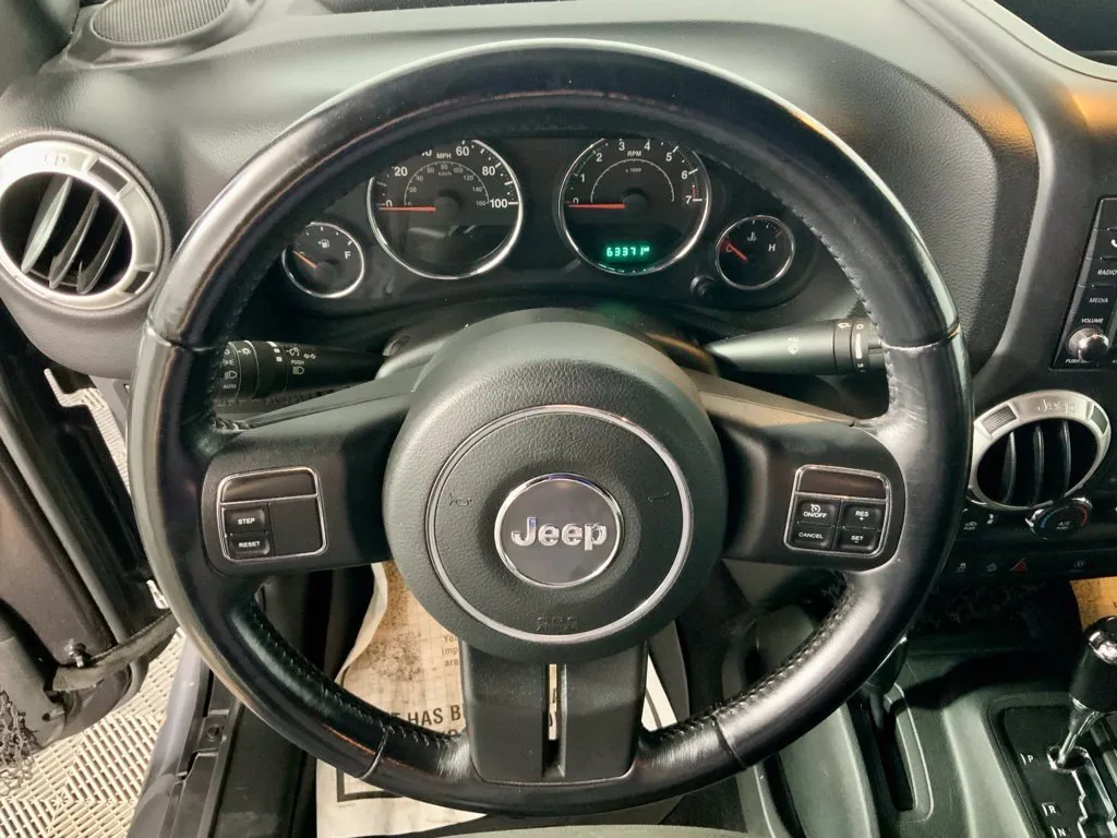 Jeep Wrangler photo 22