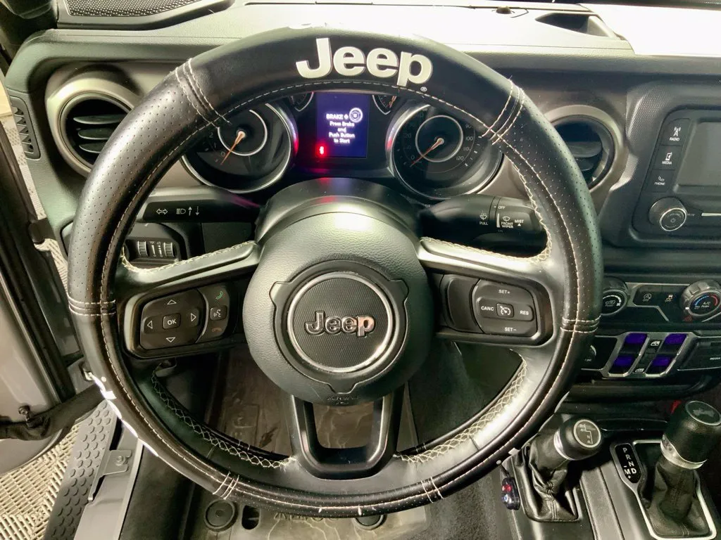 Jeep Wrangler photo 22