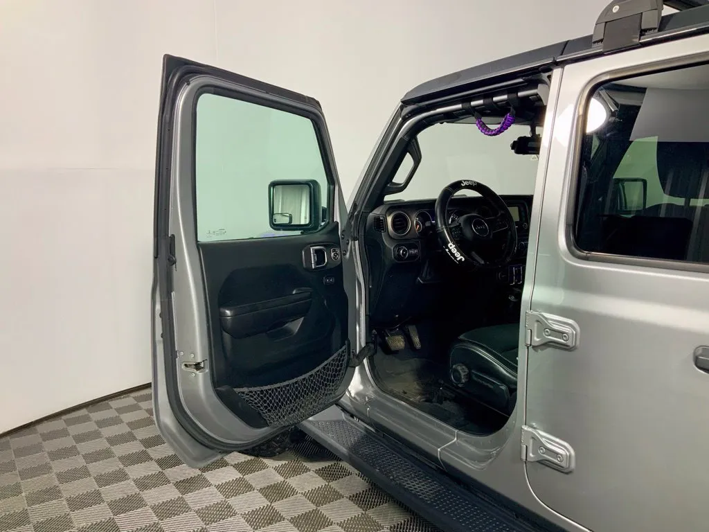 Jeep Wrangler photo 17