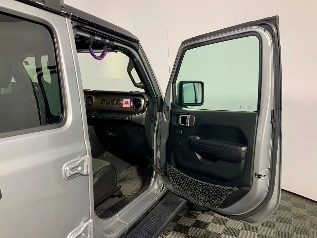 Jeep Wrangler photo 29