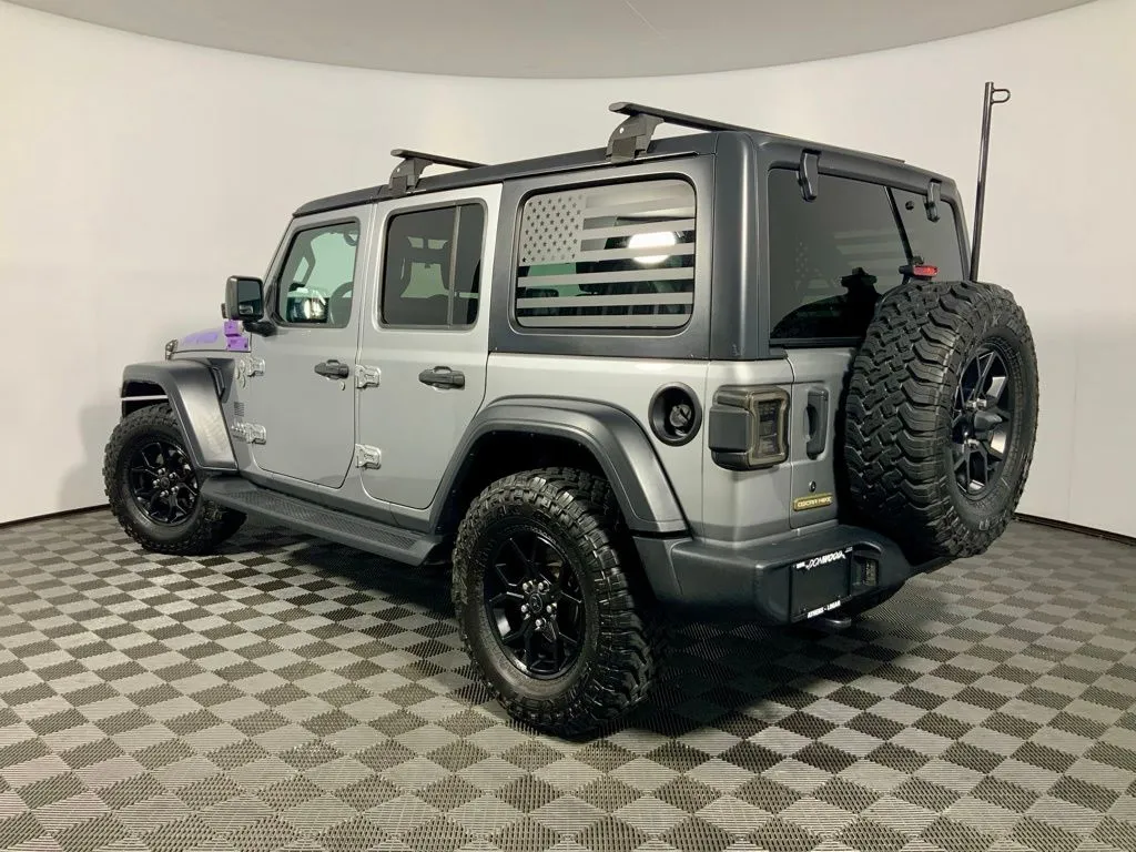 Jeep Wrangler photo 11