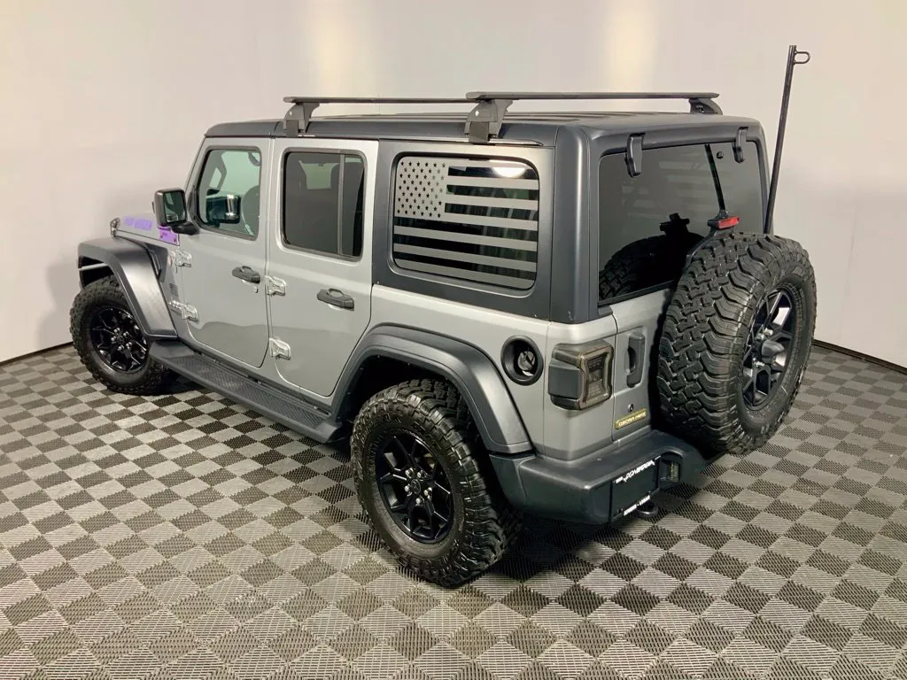 Jeep Wrangler photo 12